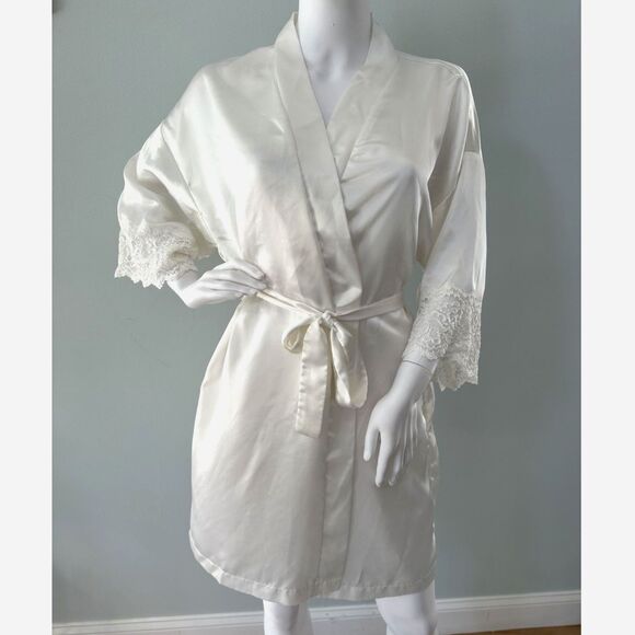 Vintage Ivory White Satin Wedding Night Sexy Robe Kimono size Medium - Picture 1 of 10